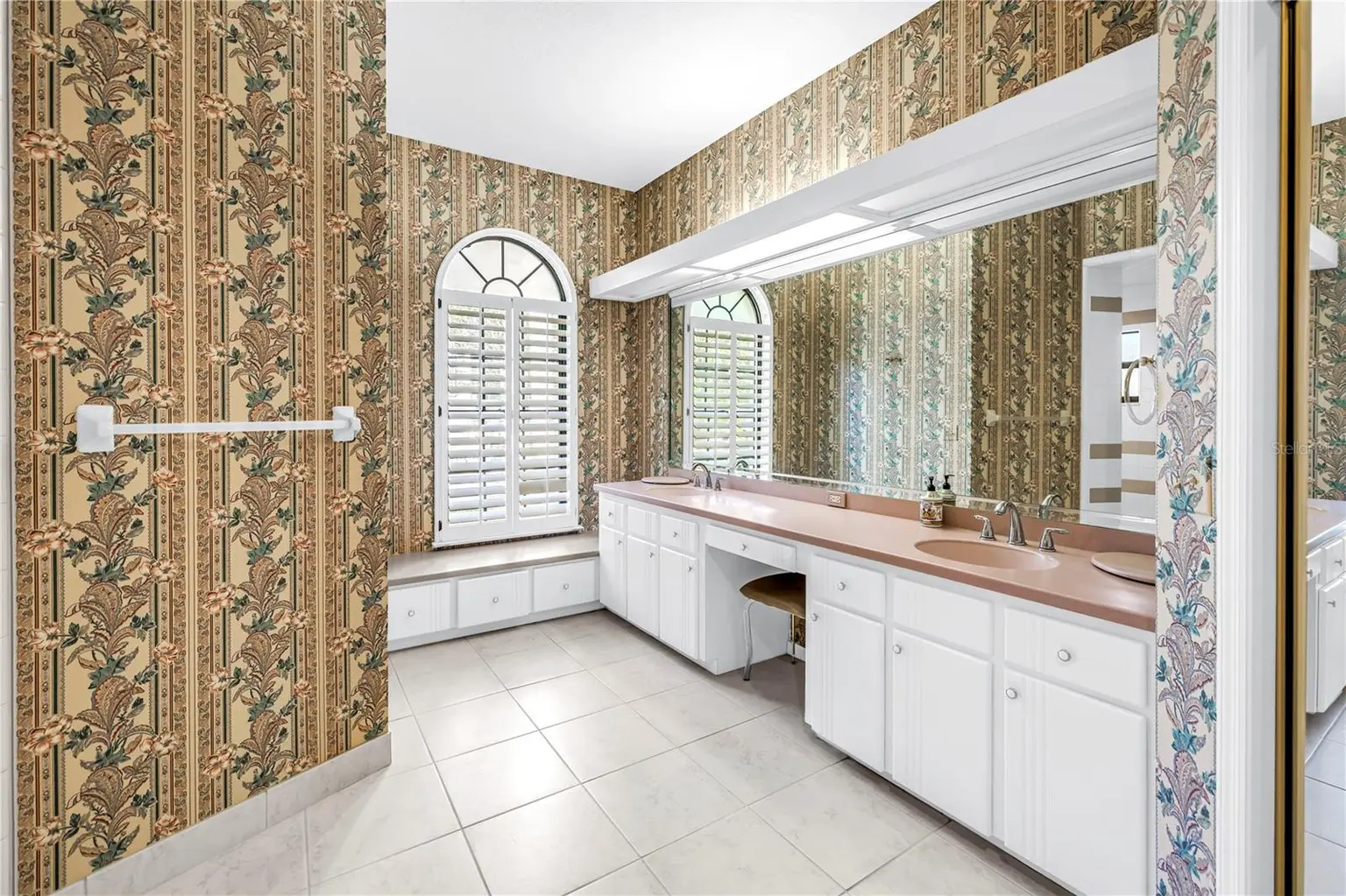 1186 GASPARILLA DRIVE NE, ST PETERSBURG, FL, photo 62 of 65