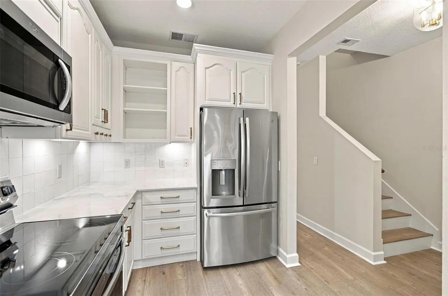 5303 POINT PLEASANT LANE, TAMPA, FL, photo 6 of 41