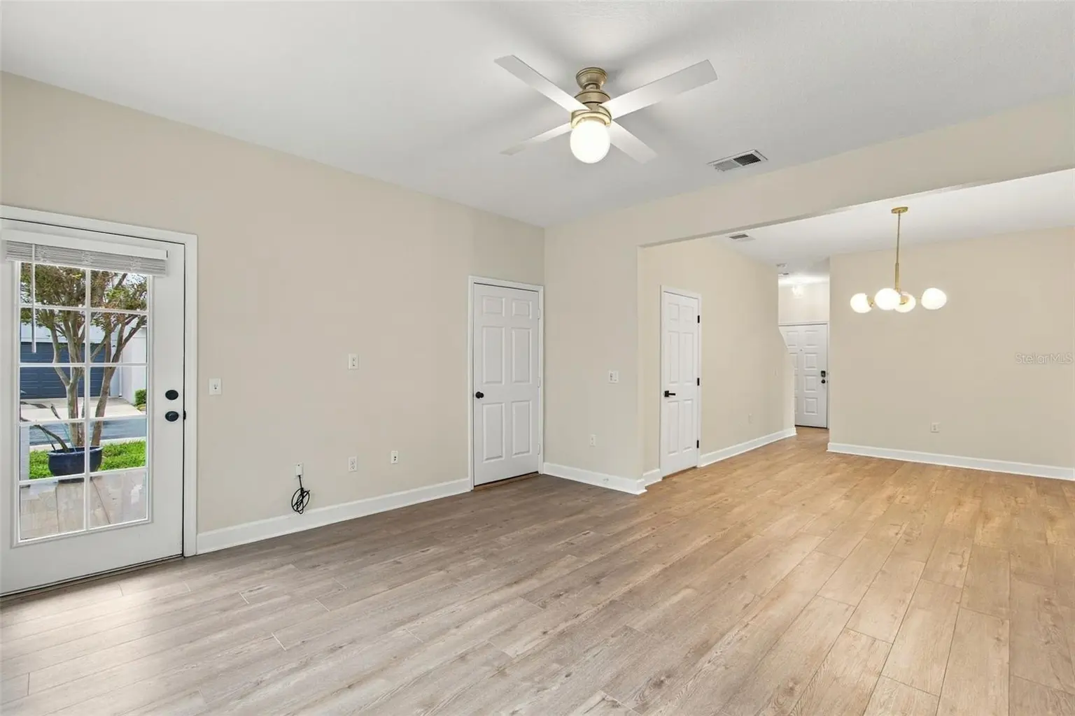 5303 POINT PLEASANT LANE, TAMPA, FL, photo 8 of 41