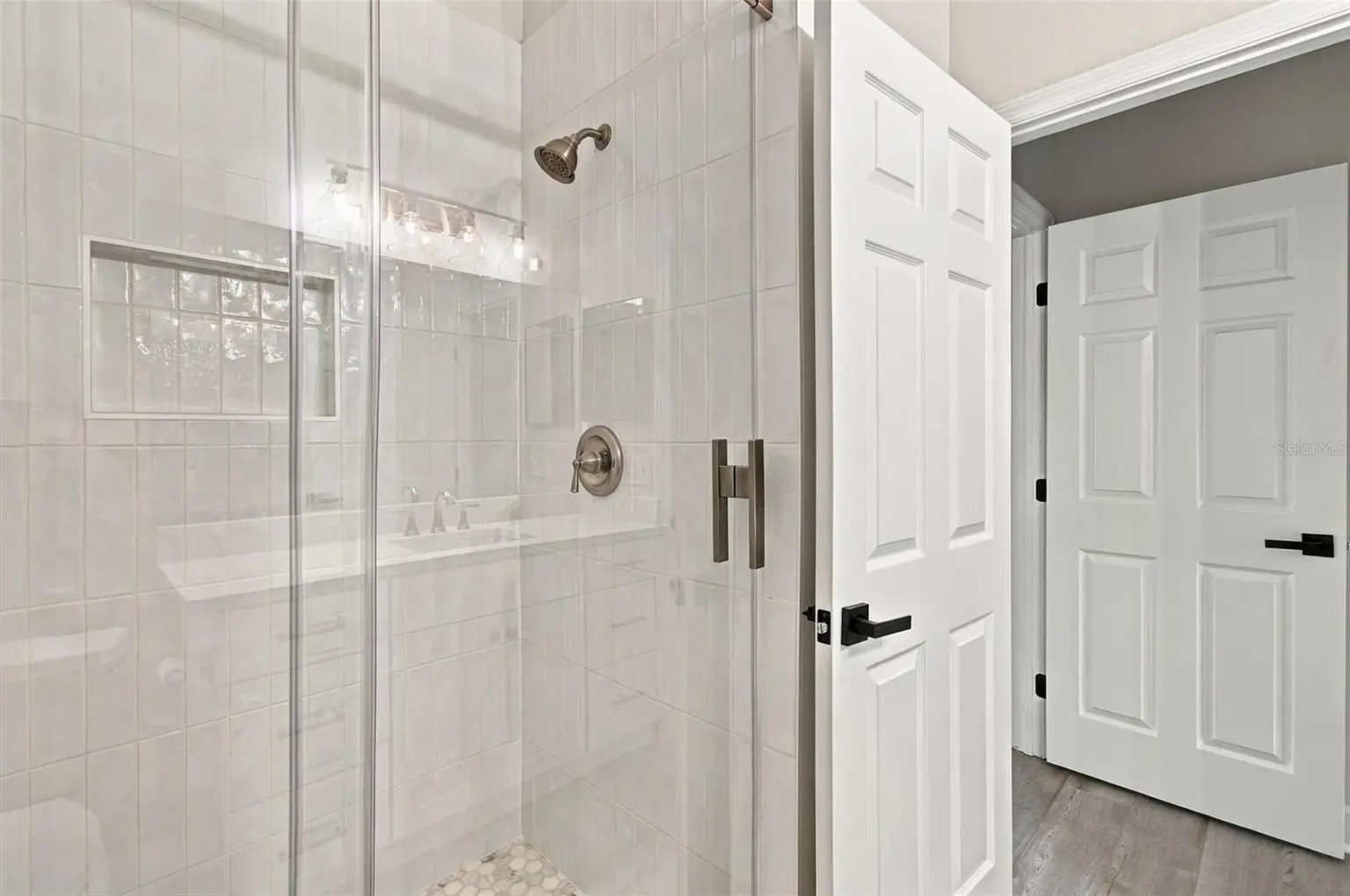5303 POINT PLEASANT LANE, TAMPA, FL, photo 15 of 41