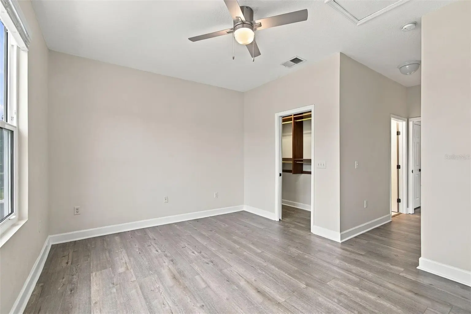 5303 POINT PLEASANT LANE, TAMPA, FL, photo 17 of 41
