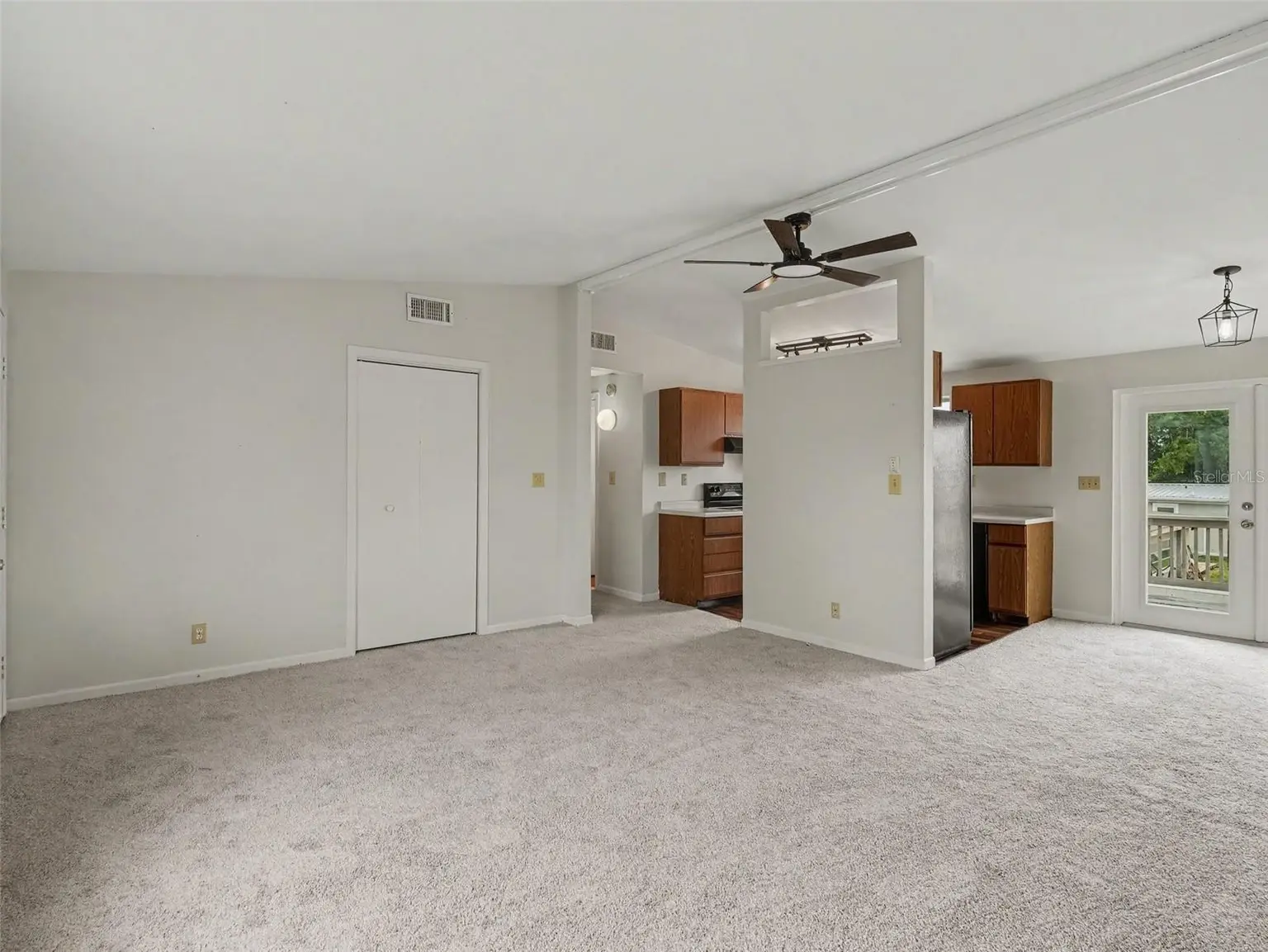 6306 FLORIDA CIR E, APOLLO BEACH, FL, photo 10 of 27