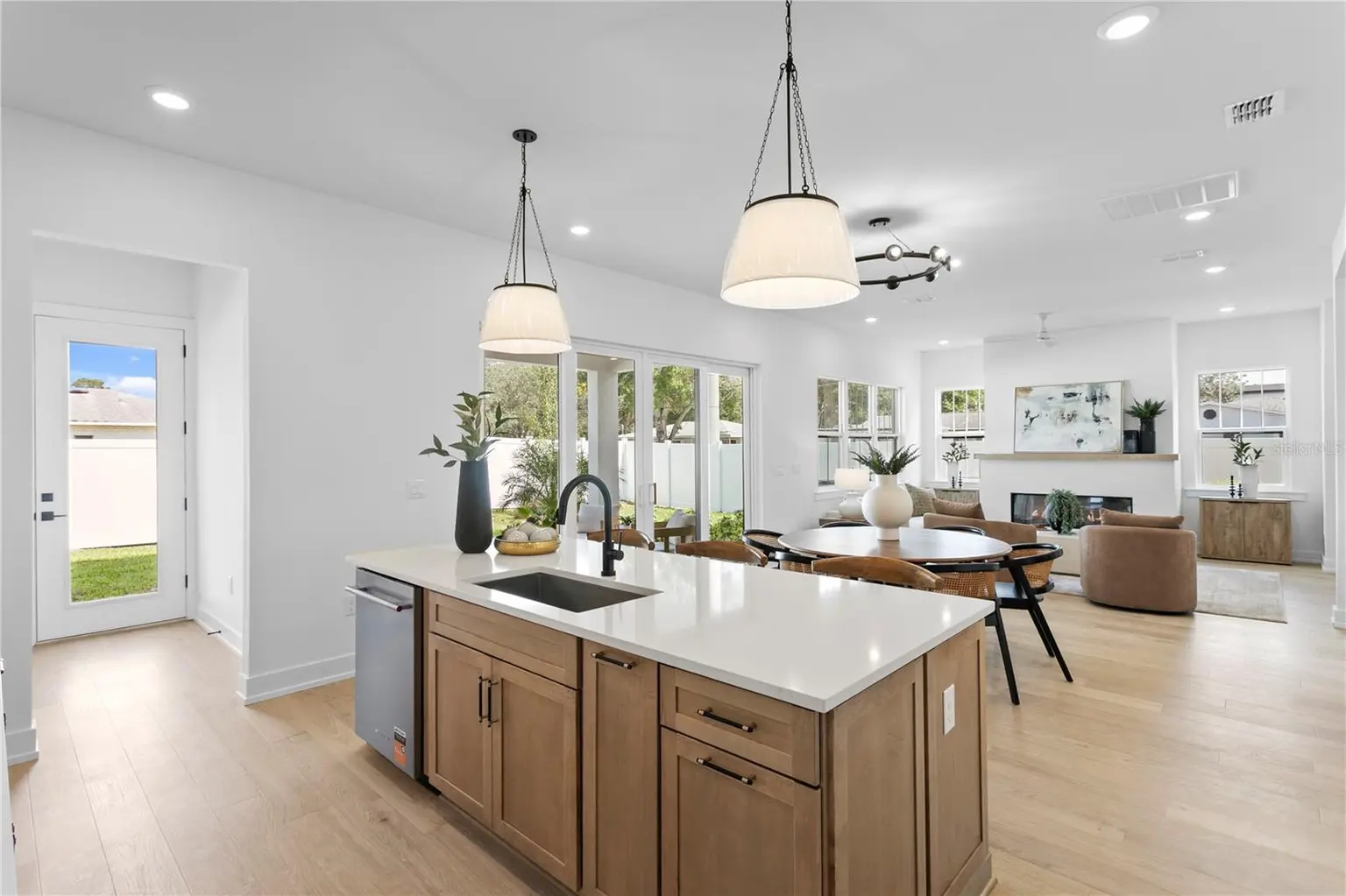 3501 W ROGERS AVENUE, TAMPA, FL, photo 12 of 75