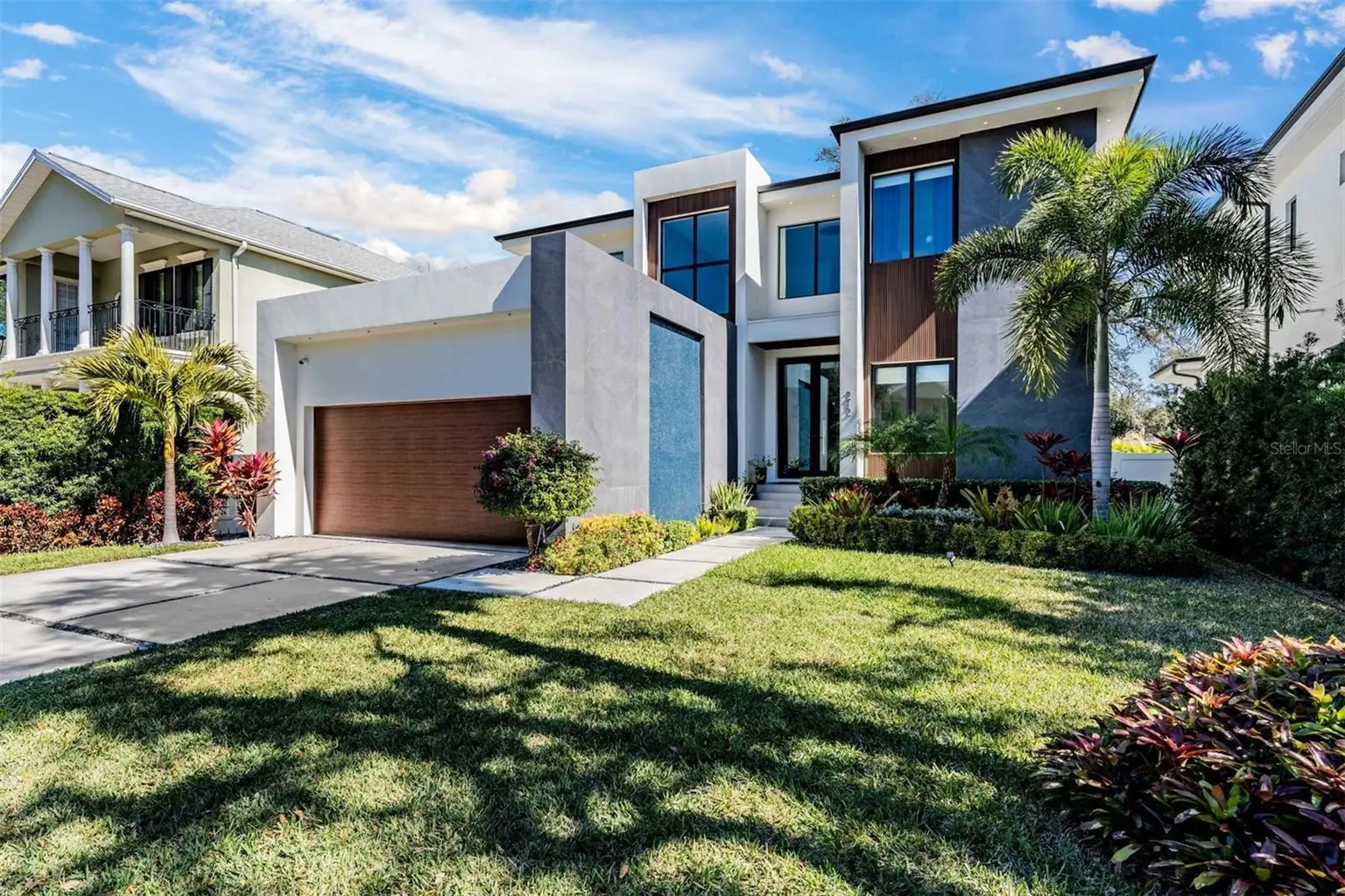 212 S RENELLIE DRIVE, TAMPA, FL, photo 2 of 23