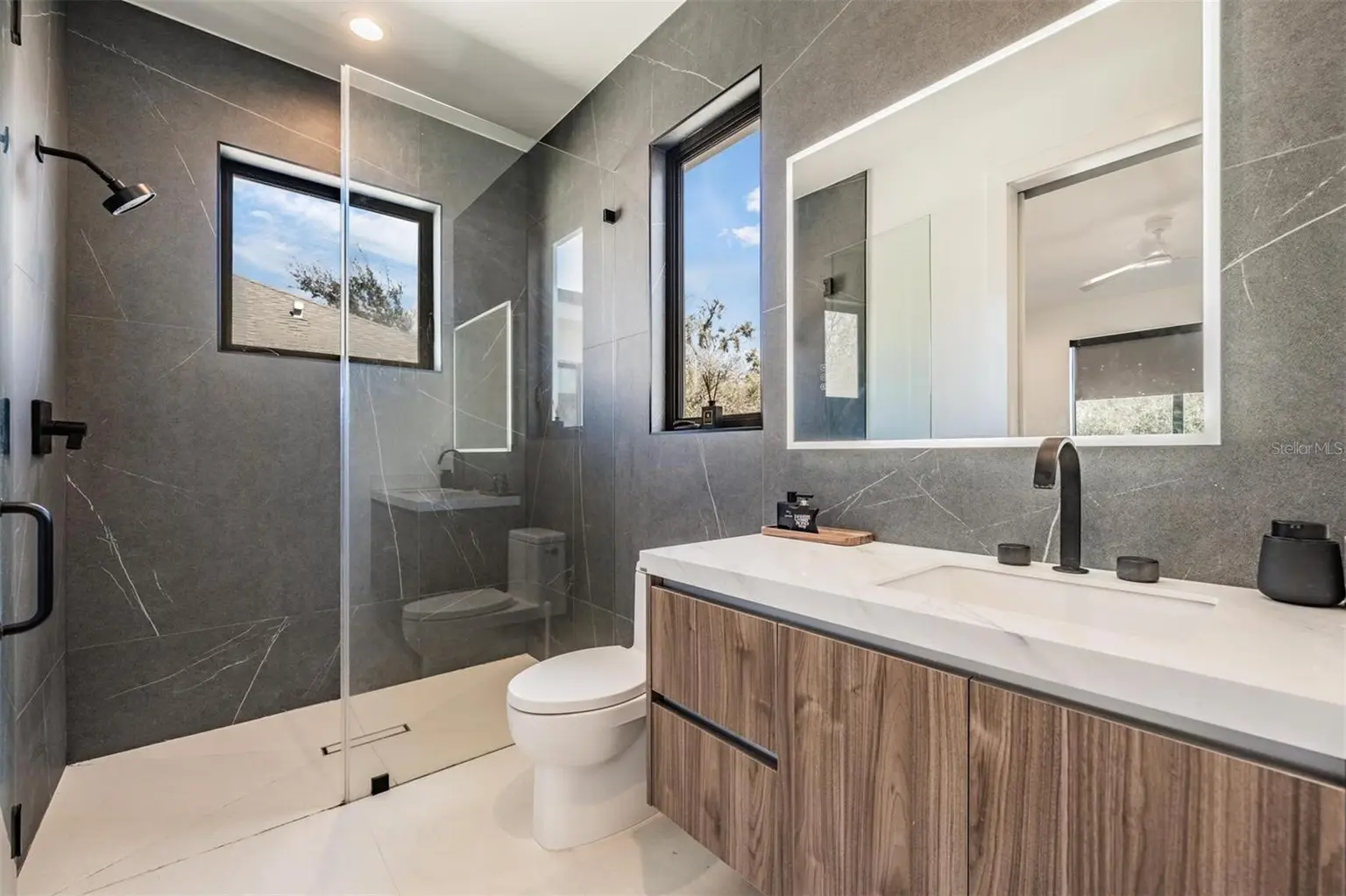 212 S RENELLIE DRIVE, TAMPA, FL, photo 20 of 23