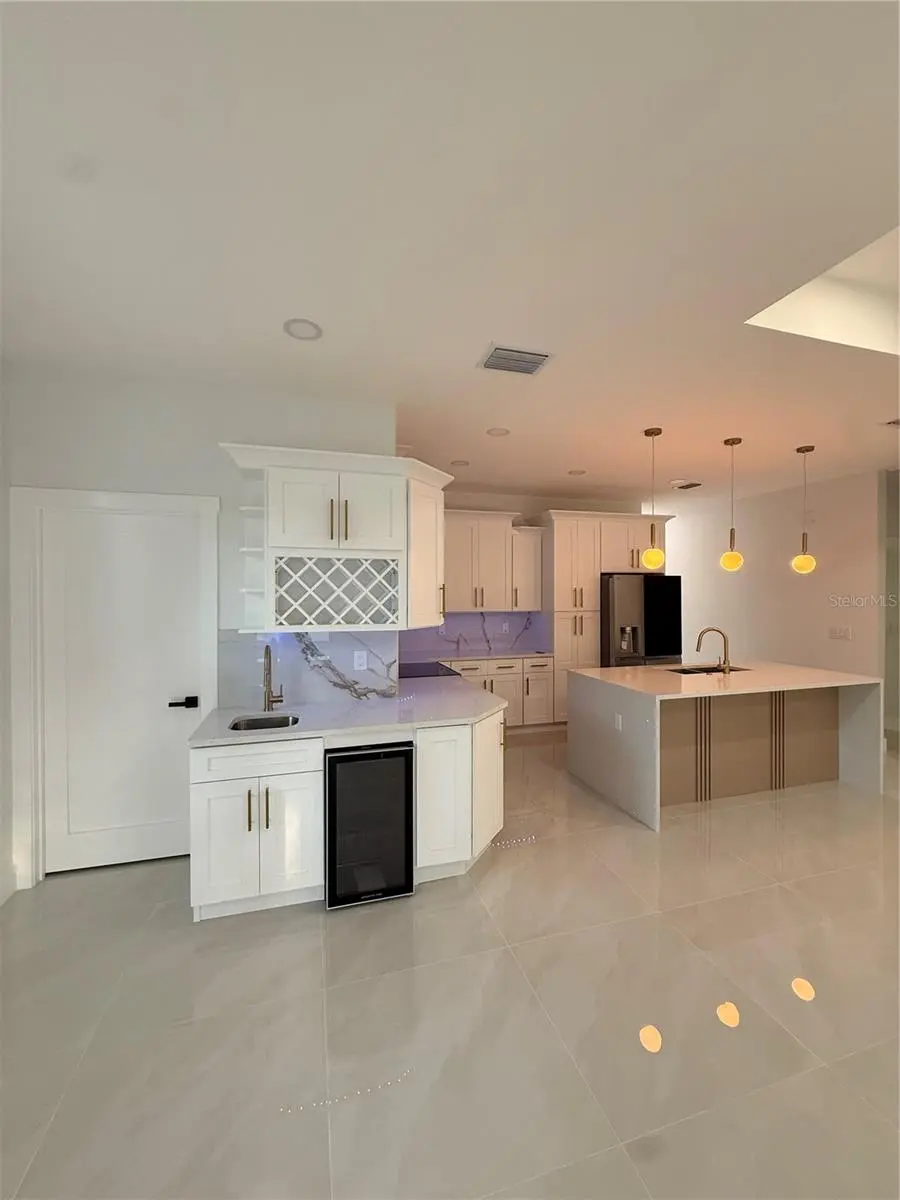 8606 N ALASKA STREET, TAMPA, FL, photo 10 of 35