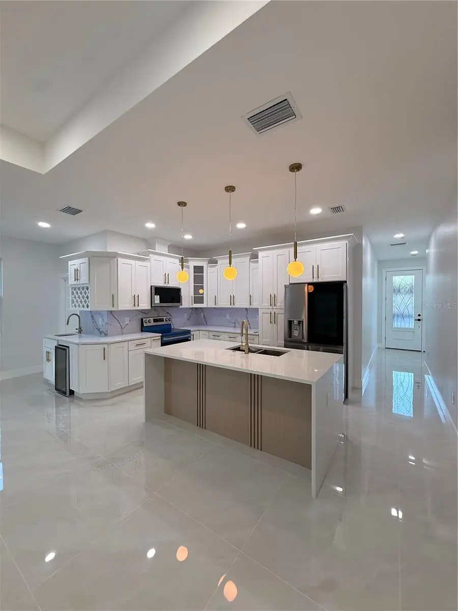 8606 N ALASKA STREET, TAMPA, FL, photo 11 of 35