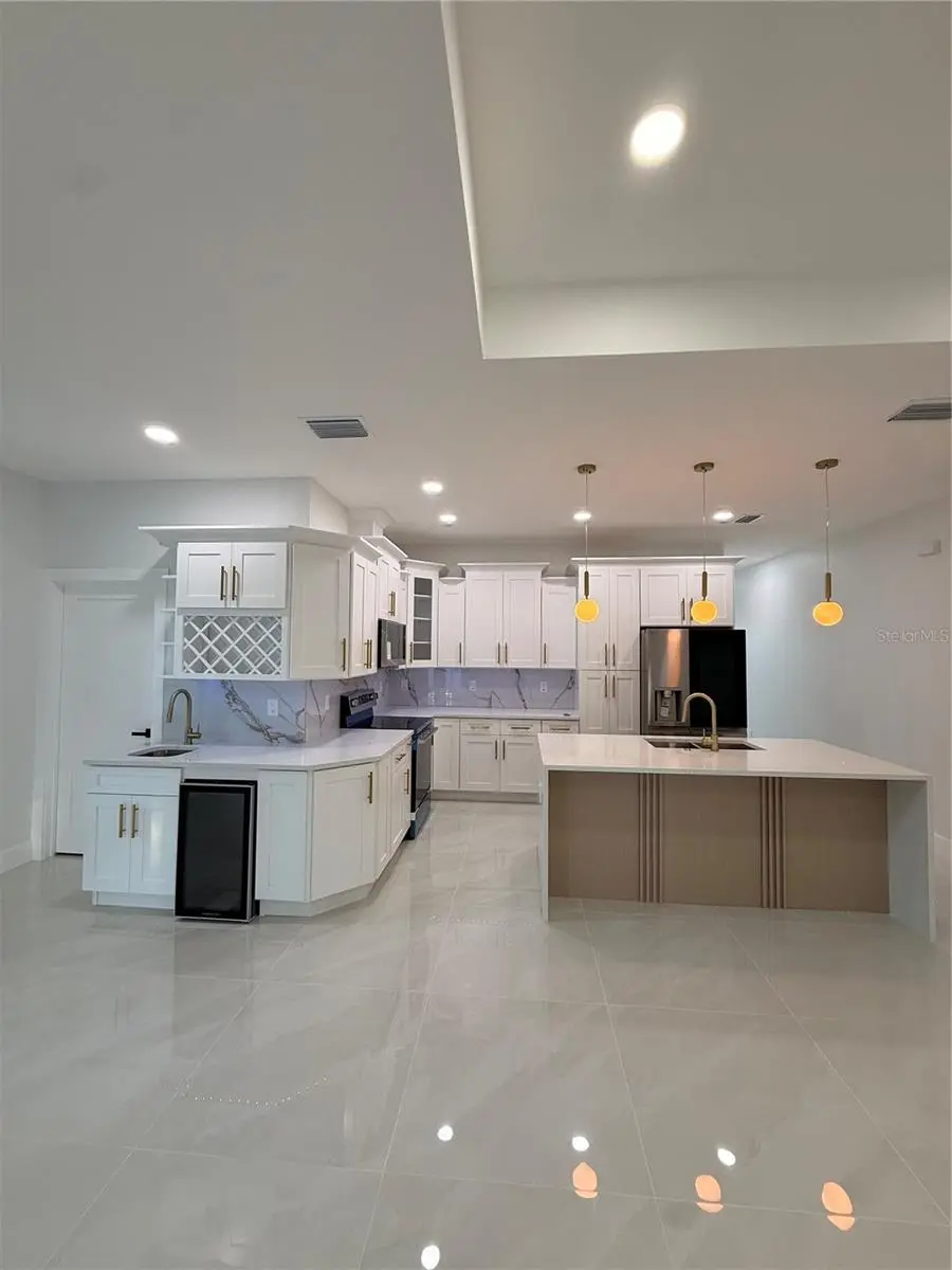 8606 N ALASKA STREET, TAMPA, FL, photo 12 of 35