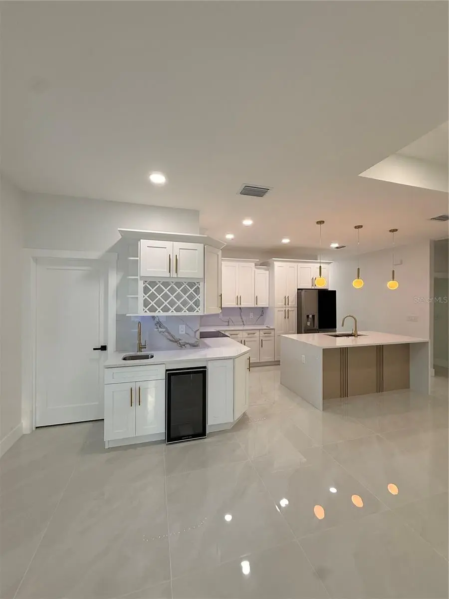 8606 N ALASKA STREET, TAMPA, FL, photo 13 of 35