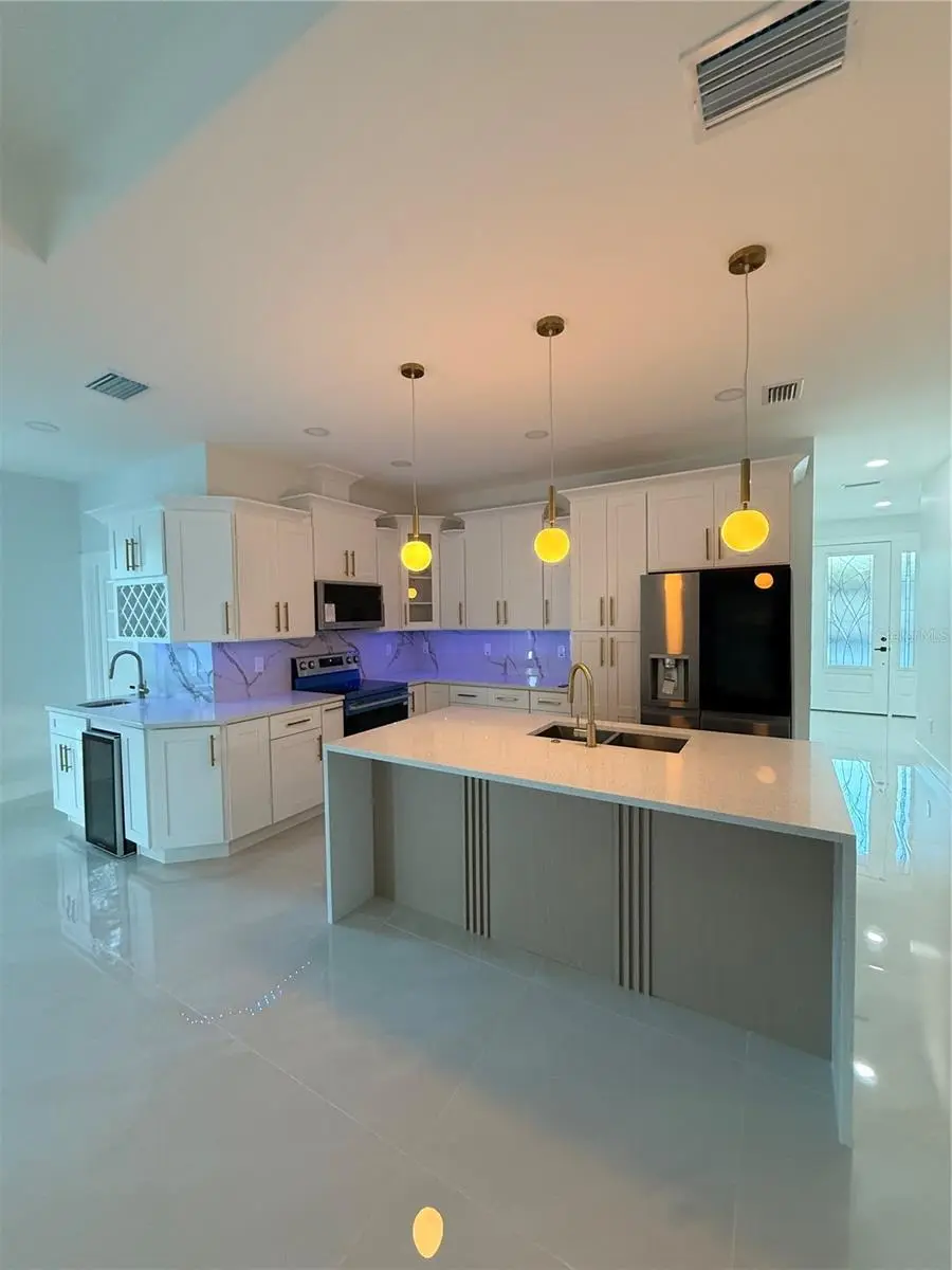 8606 N ALASKA STREET, TAMPA, FL, photo 15 of 35