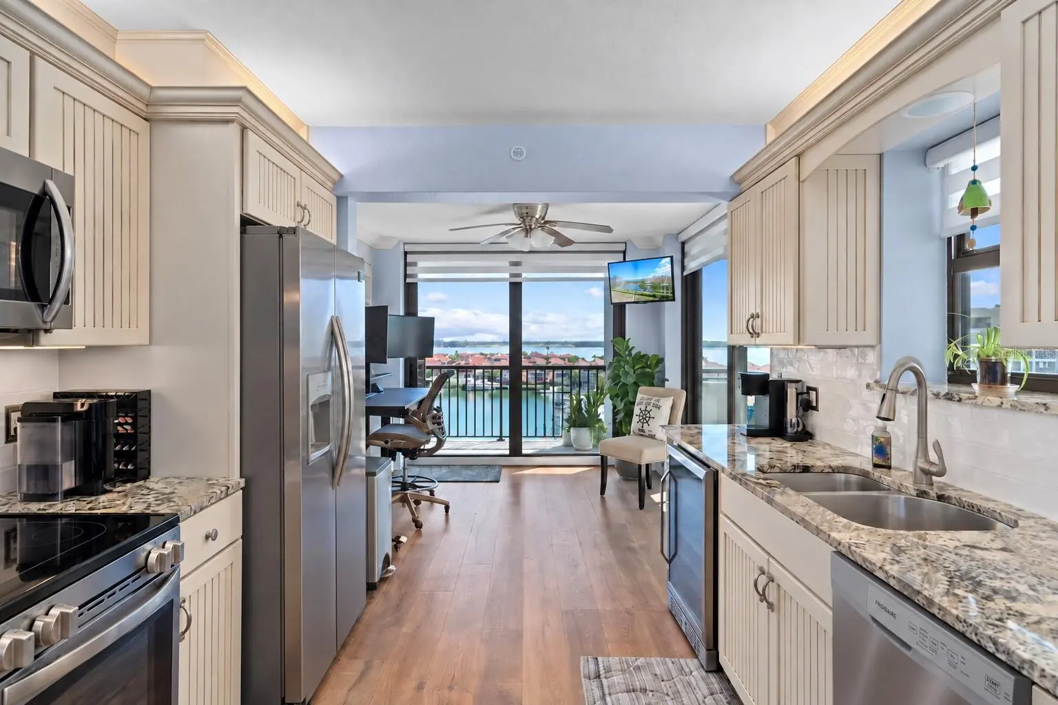 1660 GULF BOULEVARD #706, CLEARWATER, FL, photo 14 of 48