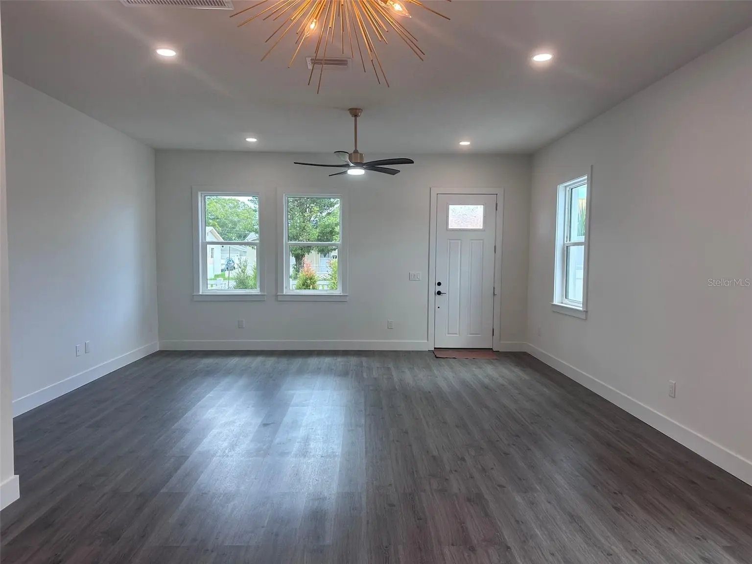 1531 29TH AVENUE N, ST PETERSBURG, FL, photo 6 of 21