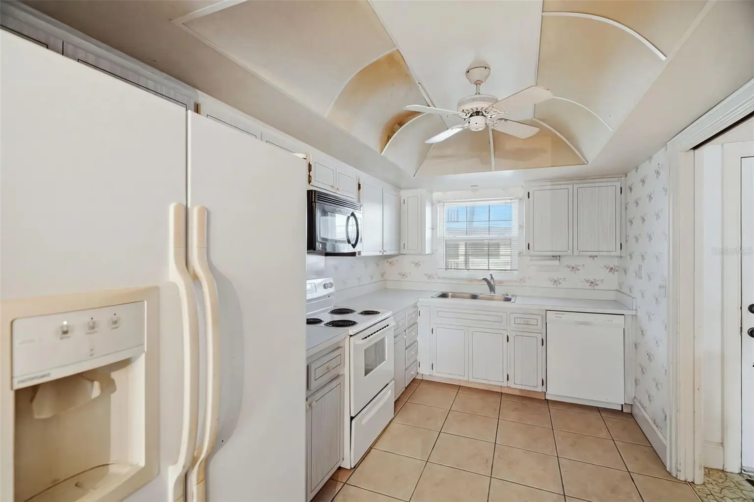 131 BLUFF VIEW DRIVE #107, BELLEAIR BLUFFS, FL, photo 5 of 27