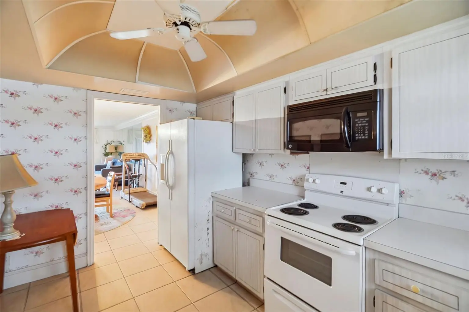 131 BLUFF VIEW DRIVE #107, BELLEAIR BLUFFS, FL, photo 8 of 27