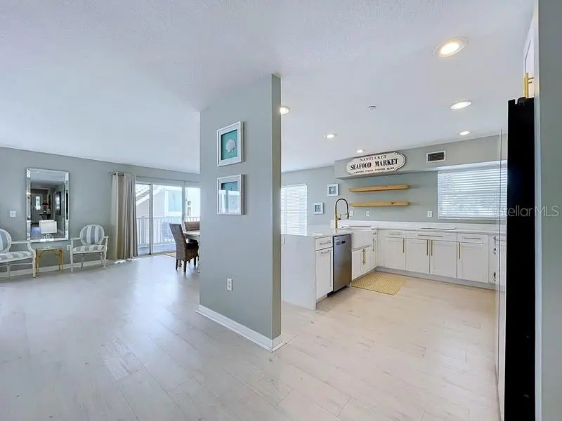 504 GULF BOULEVARD #101, INDIAN ROCKS BEACH, FL, photo 14 of 27