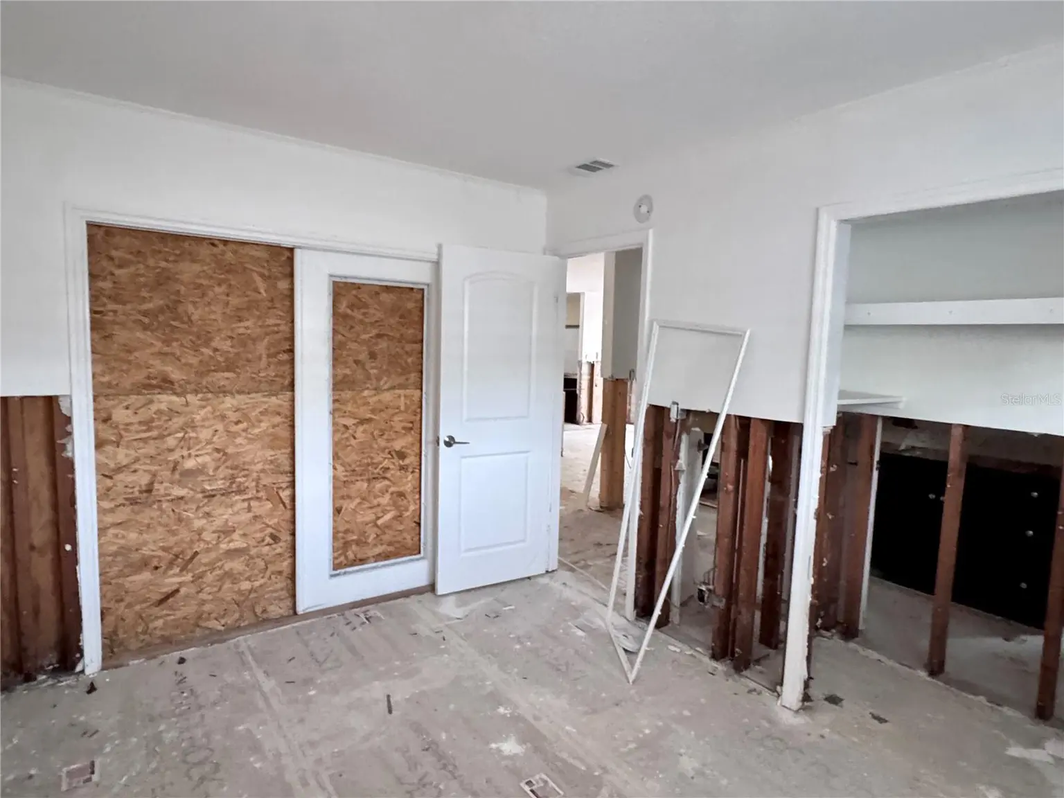 3701 SHORE ACRES BOULEVARD NE, ST PETERSBURG, FL, photo 15 of 36