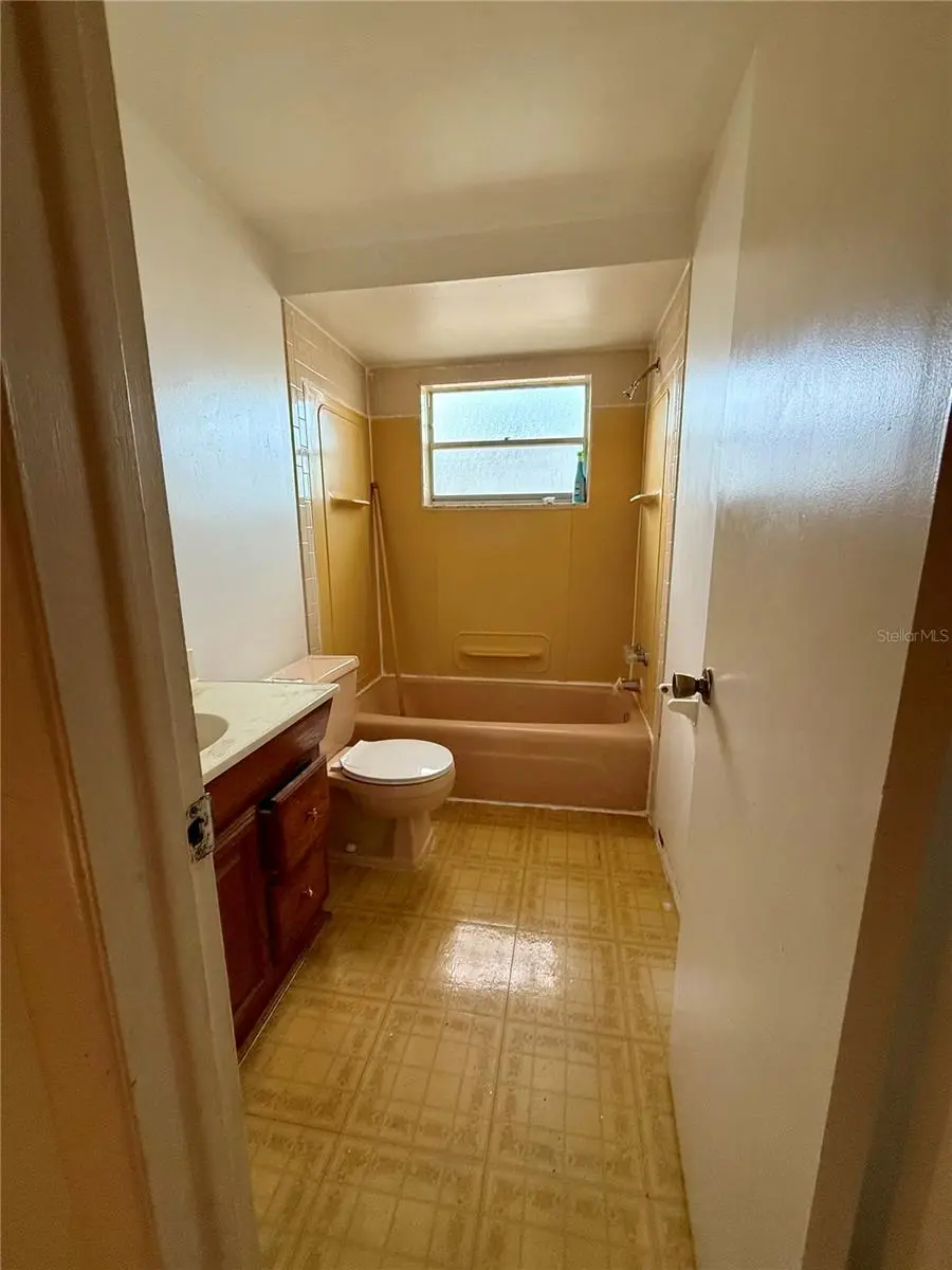 6810 EDEN LANE, TAMPA, FL, photo 6 of 10