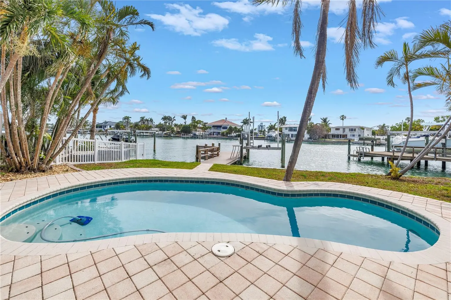 10128 YACHT CLUB DRIVE, TREASURE ISLAND, FL, photo 3 of 80