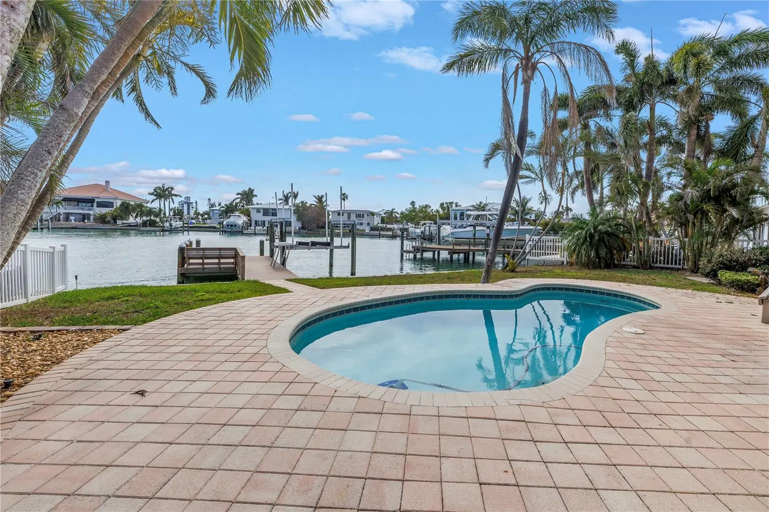 10128 YACHT CLUB DRIVE, TREASURE ISLAND, FL, photo 55 of 80