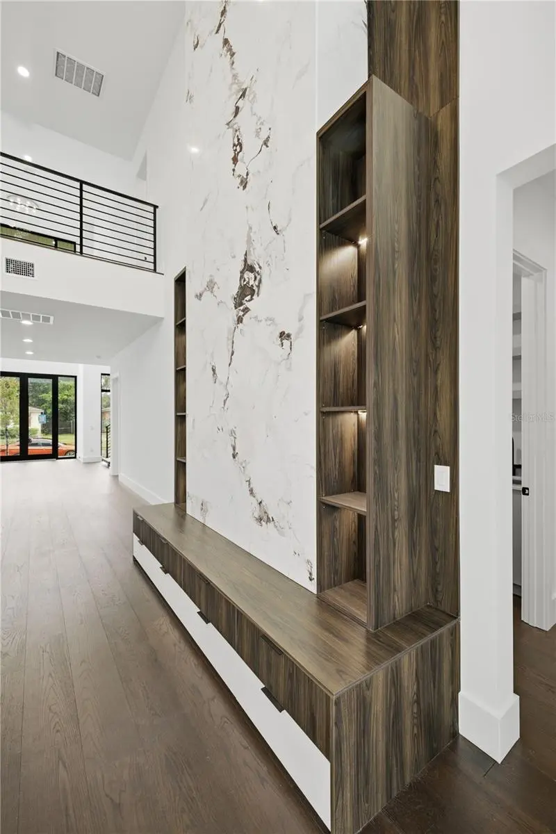 1009 W CORAL STREET, TAMPA, FL, photo 9 of 23