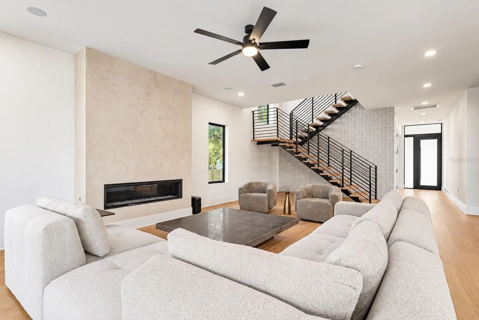 904 W FRIBLEY STREET, TAMPA, FL, photo 13 of 29