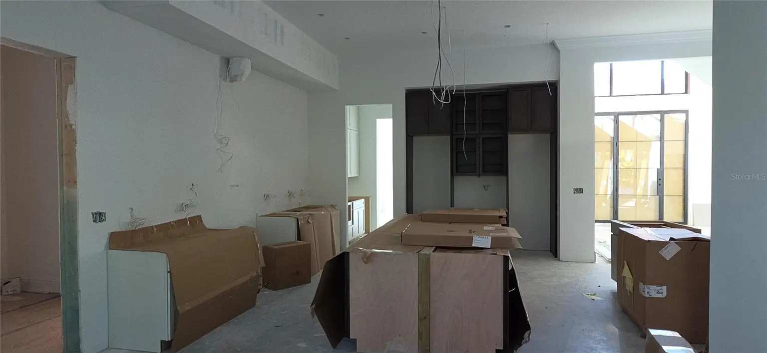 811 GROVE PARK AVENUE, TAMPA, FL, photo 4 of 10