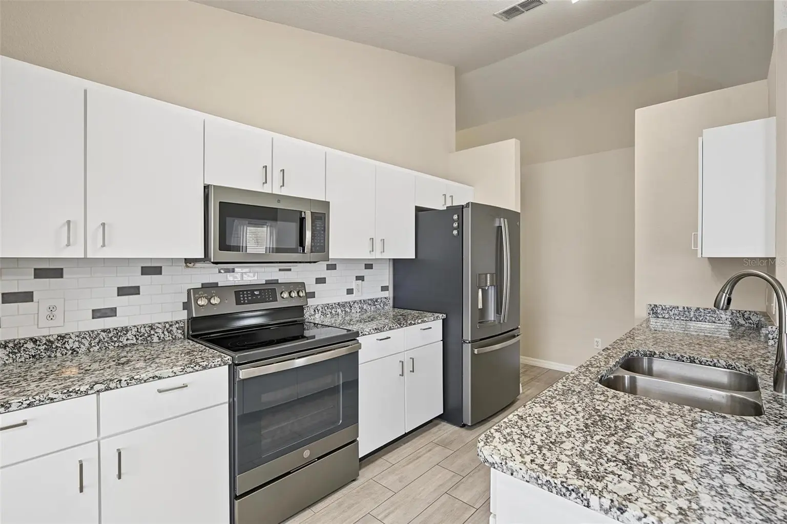5809 BLACK WALNUT COURT, TAMPA, FL, photo 8 of 31