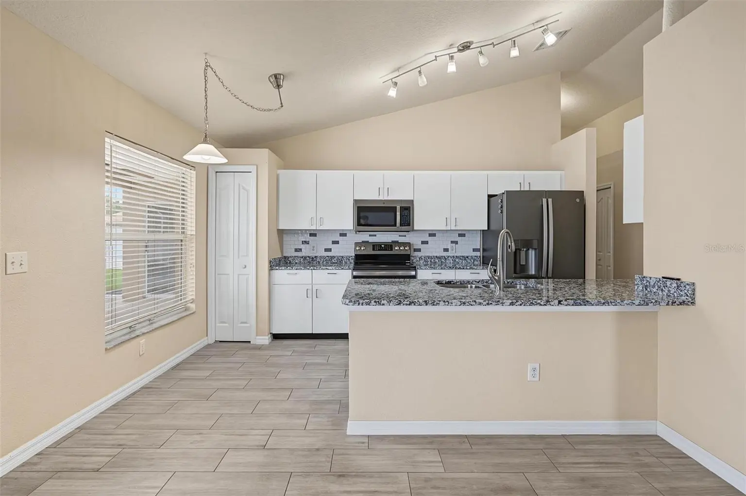 5809 BLACK WALNUT COURT, TAMPA, FL, photo 11 of 31