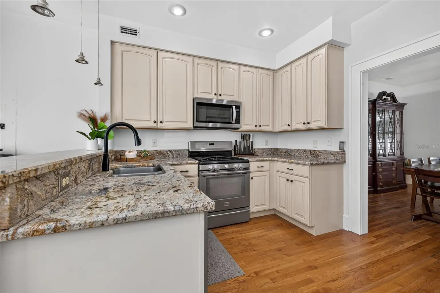 2804 W ANGELES STREET, TAMPA, FL, photo 11 of 39