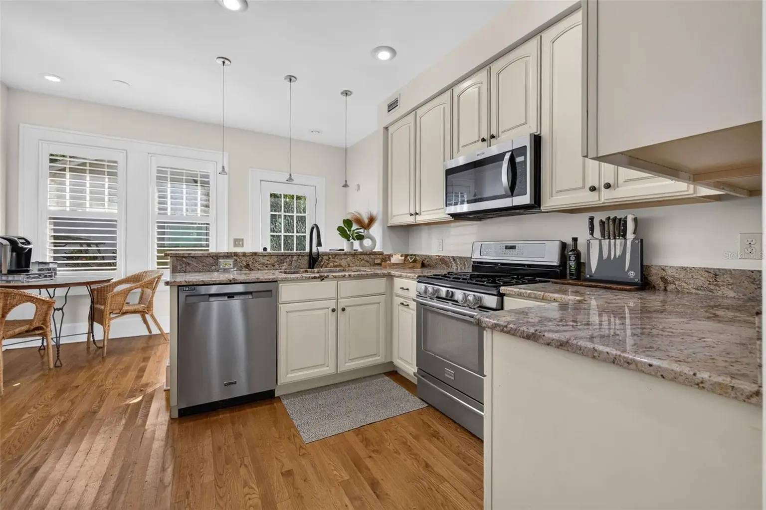 2804 W ANGELES STREET, TAMPA, FL, photo 12 of 39