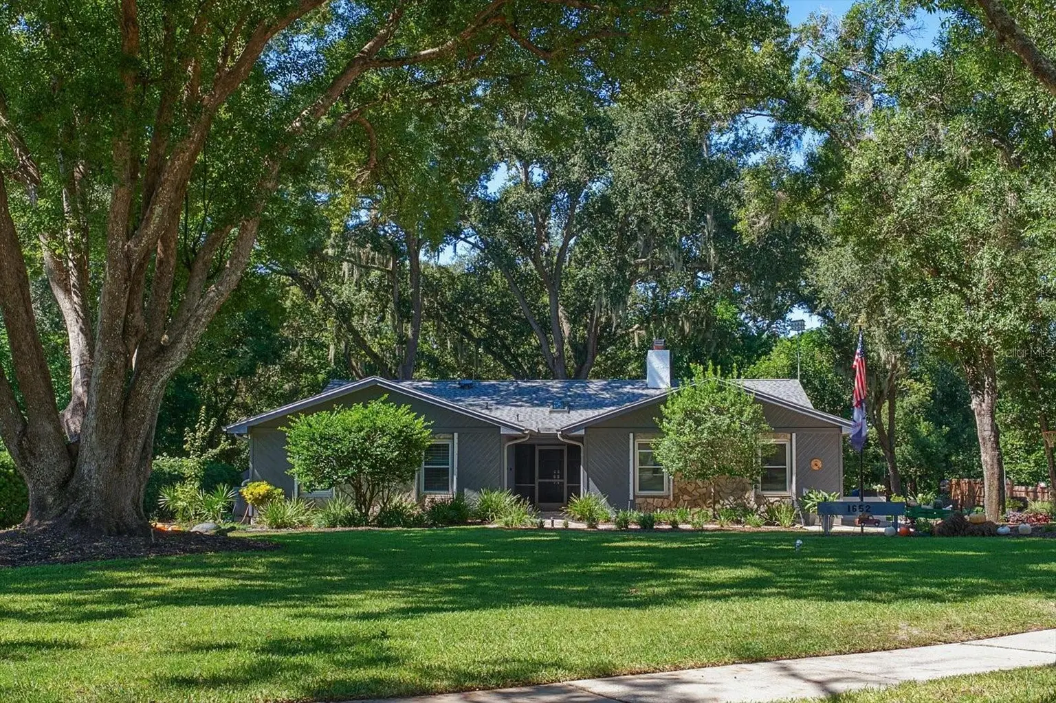 1652 HOBBIT ROAD, DUNEDIN, FL, photo 1 of 47