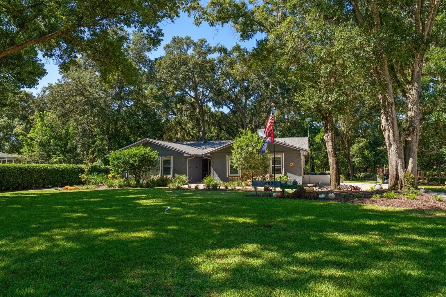 1652 HOBBIT ROAD, DUNEDIN, FL, photo 2 of 47