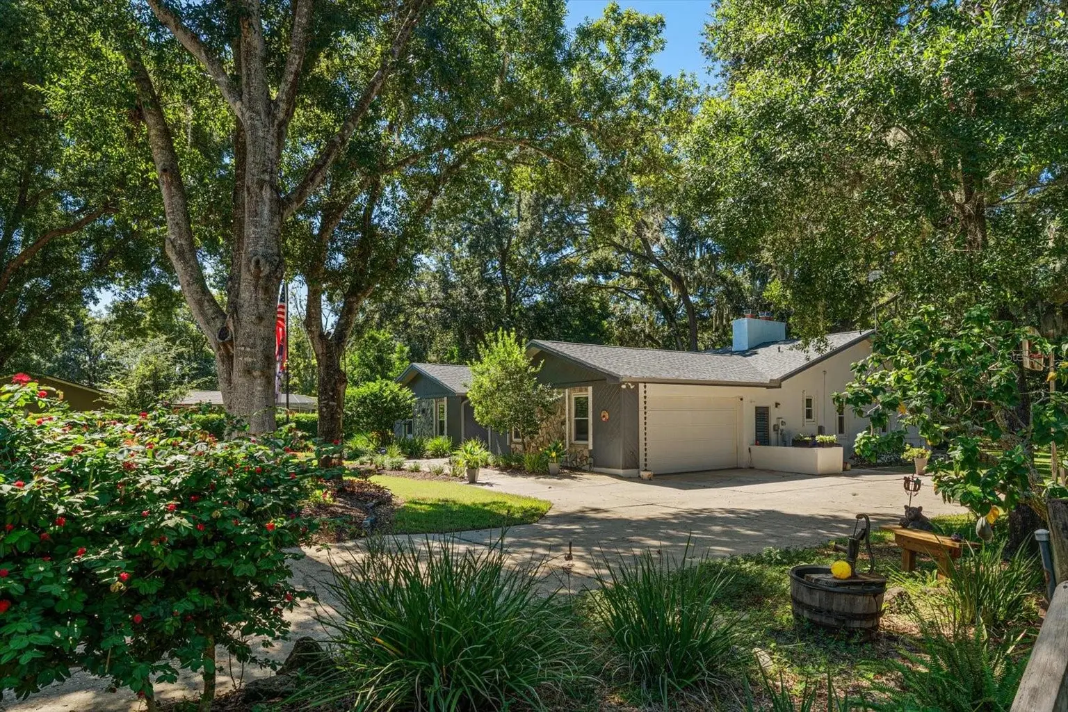 1652 HOBBIT ROAD, DUNEDIN, FL, photo 6 of 47