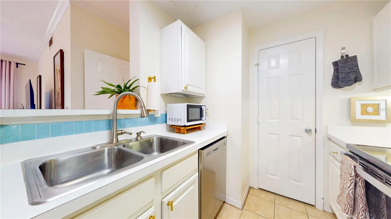 501 KNIGHTS RUN AVENUE #2121, TAMPA, FL, photo 10 of 37
