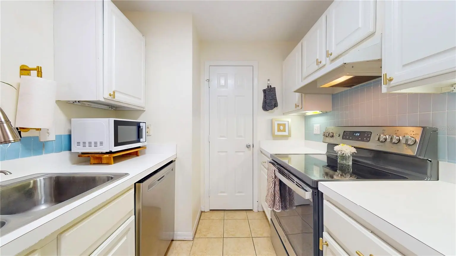 501 KNIGHTS RUN AVENUE #2121, TAMPA, FL, photo 11 of 37