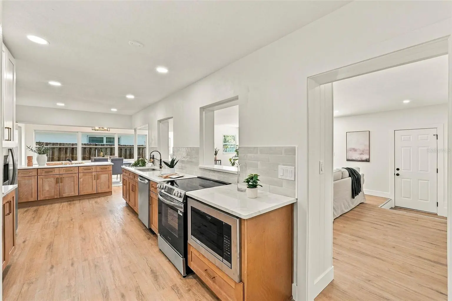 11570 60TH TERRACE, SEMINOLE, FL, photo 17 of 38
