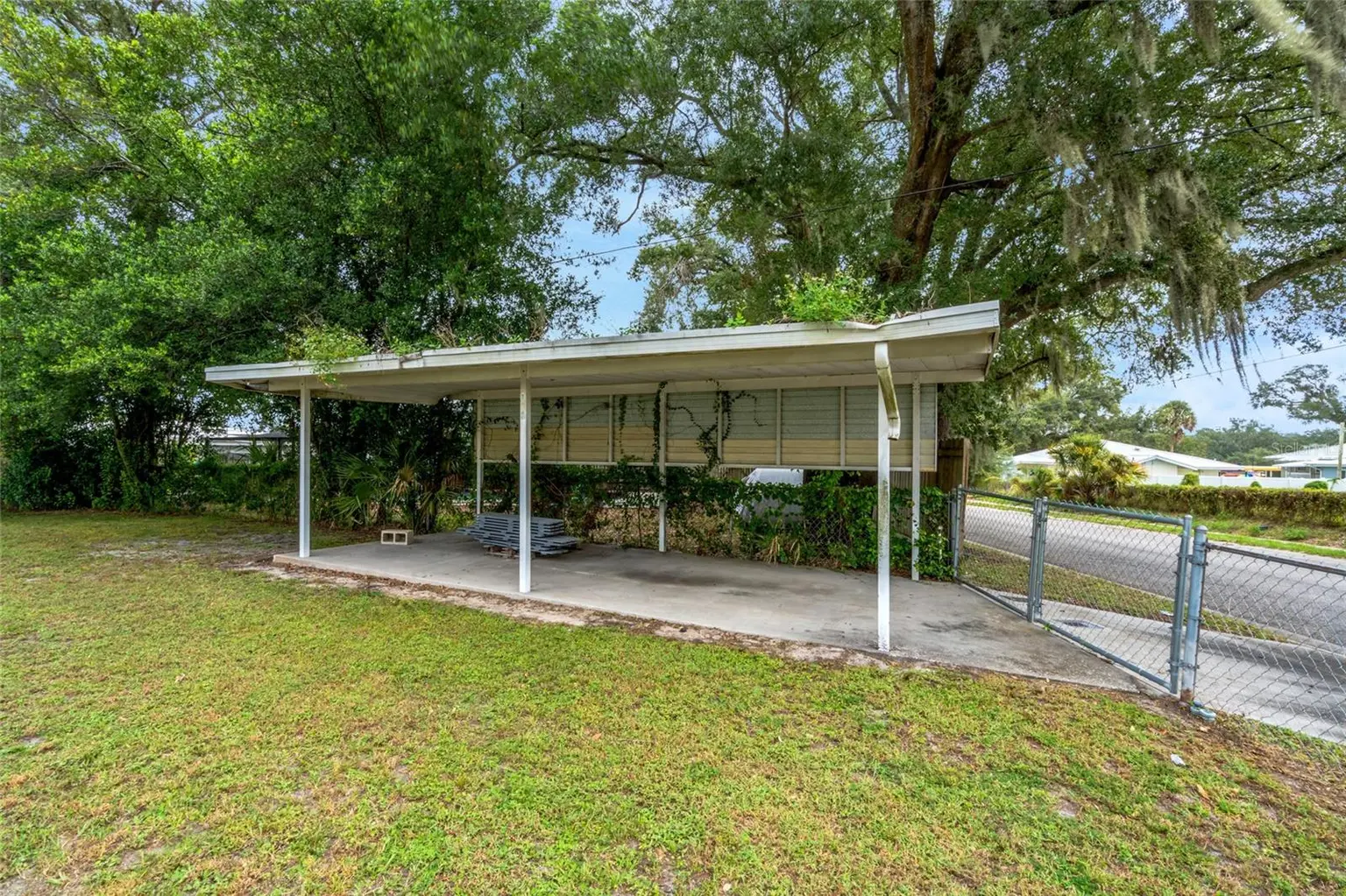 8605 GRANDVIEW DRIVE, TEMPLE TERRACE, FL, photo 9 of 36
