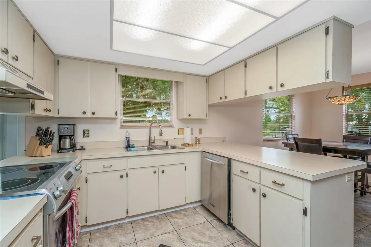 8605 GRANDVIEW DRIVE, TEMPLE TERRACE, FL, photo 16 of 36
