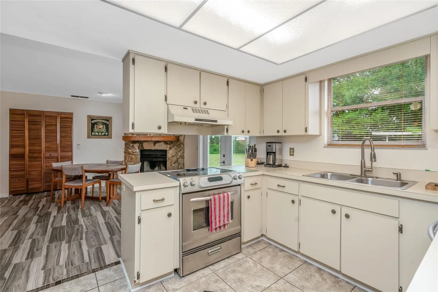 8605 GRANDVIEW DRIVE, TEMPLE TERRACE, FL, photo 17 of 36