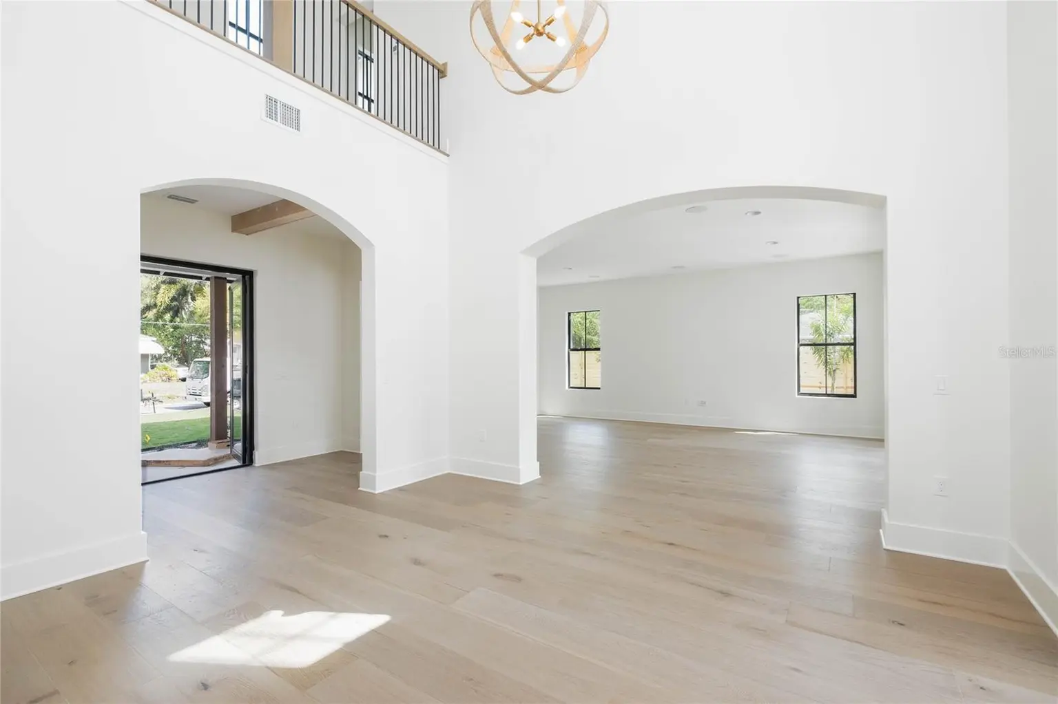 805 W INDIANA AVENUE, TAMPA, FL, photo 10 of 30