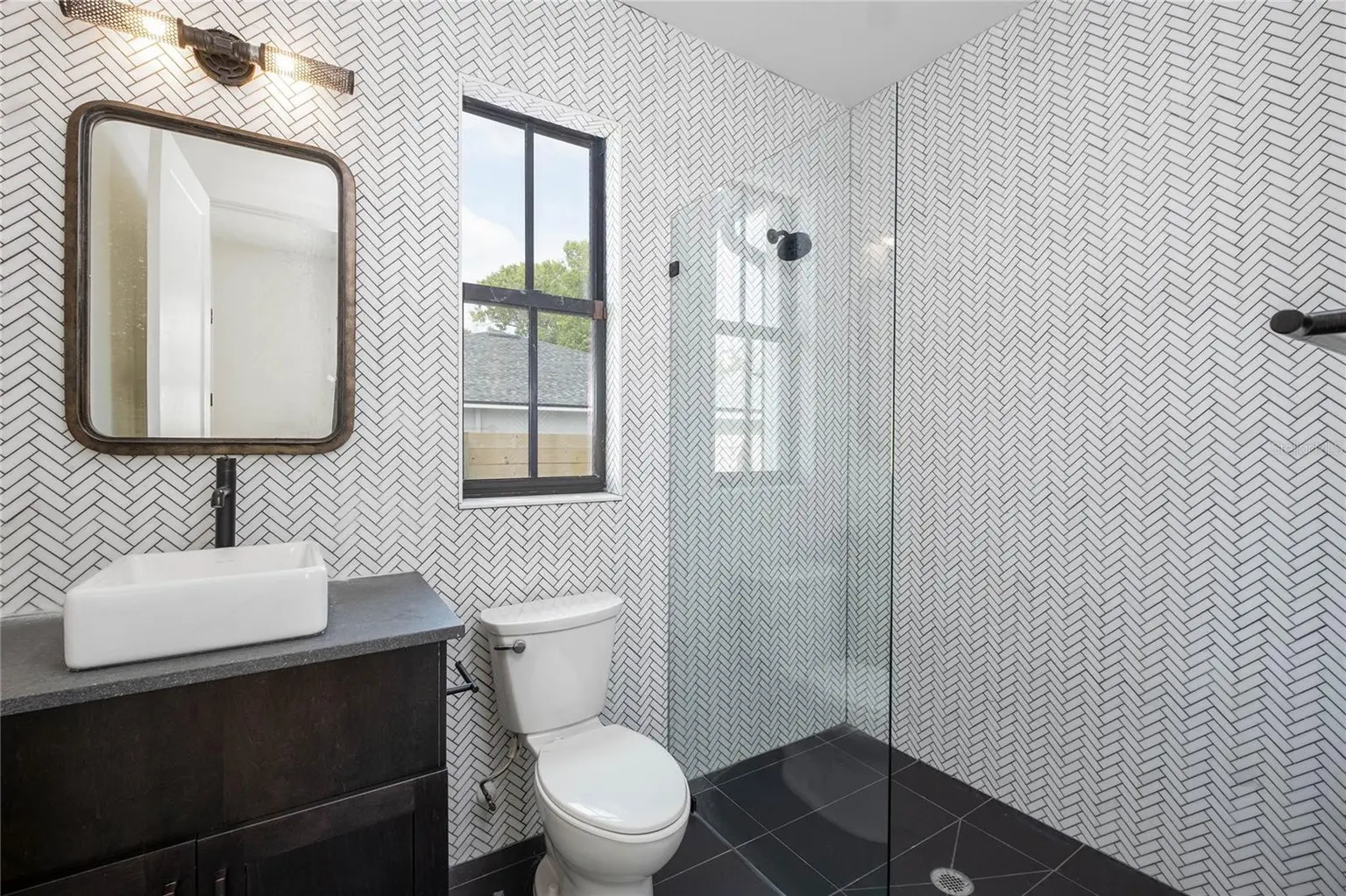 805 W INDIANA AVENUE, TAMPA, FL, photo 16 of 30