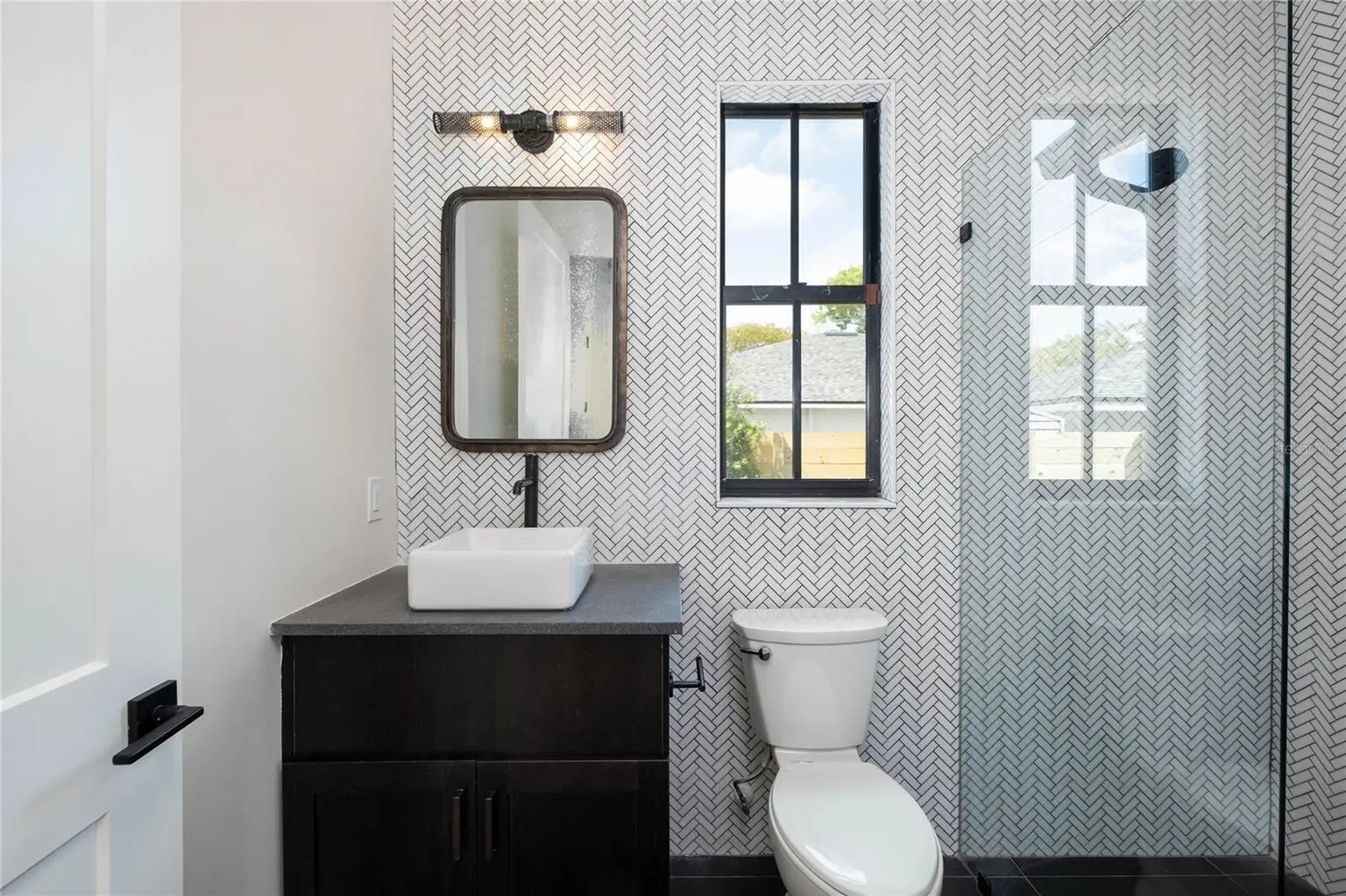 805 W INDIANA AVENUE, TAMPA, FL, photo 20 of 30