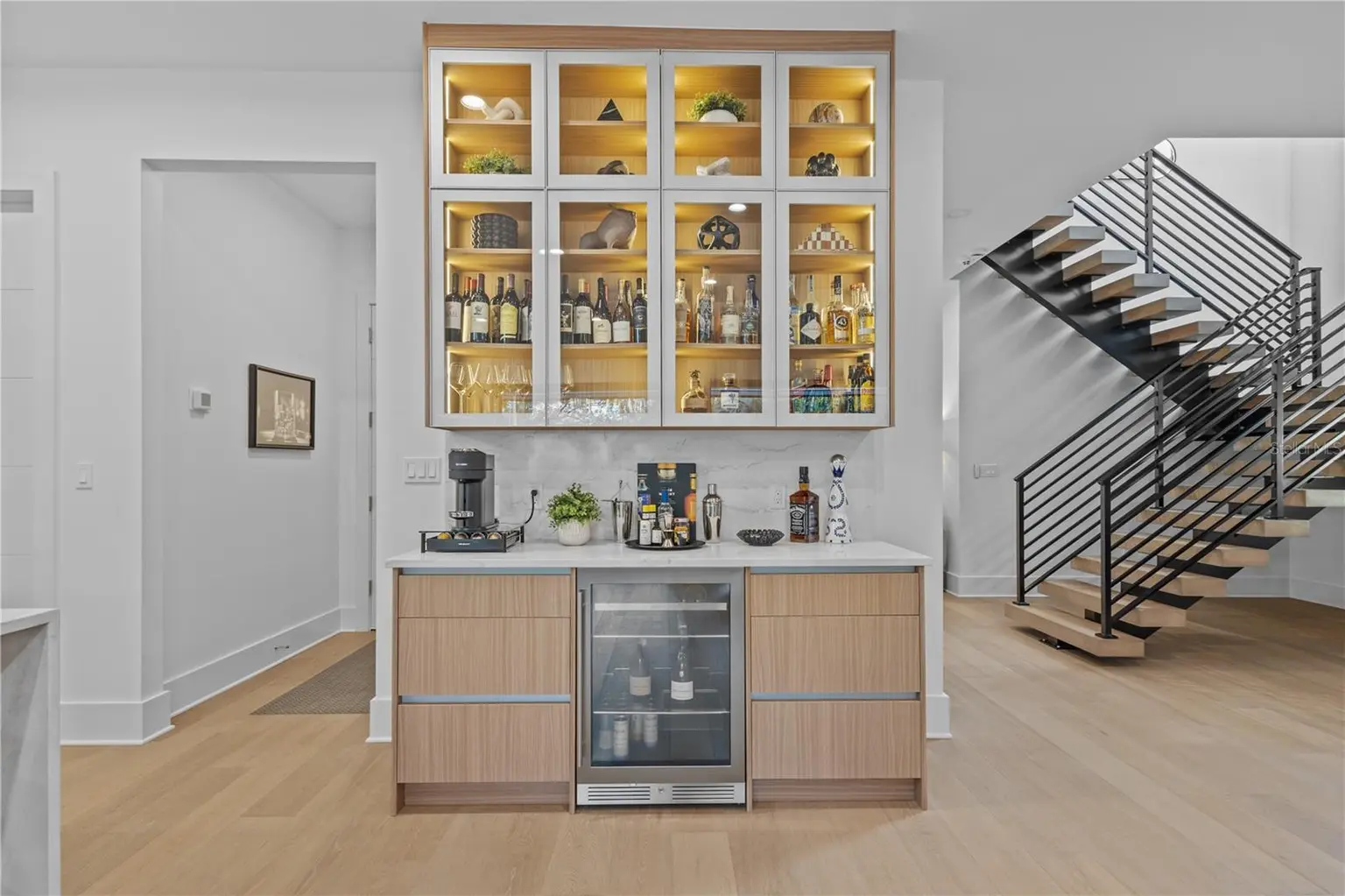 818 W KENTUCKY AVENUE, TAMPA, FL, photo 9 of 20