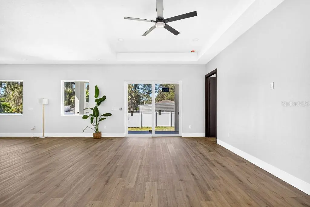 7812 N MULBERRY STREET, TAMPA, FL, photo 6 of 34