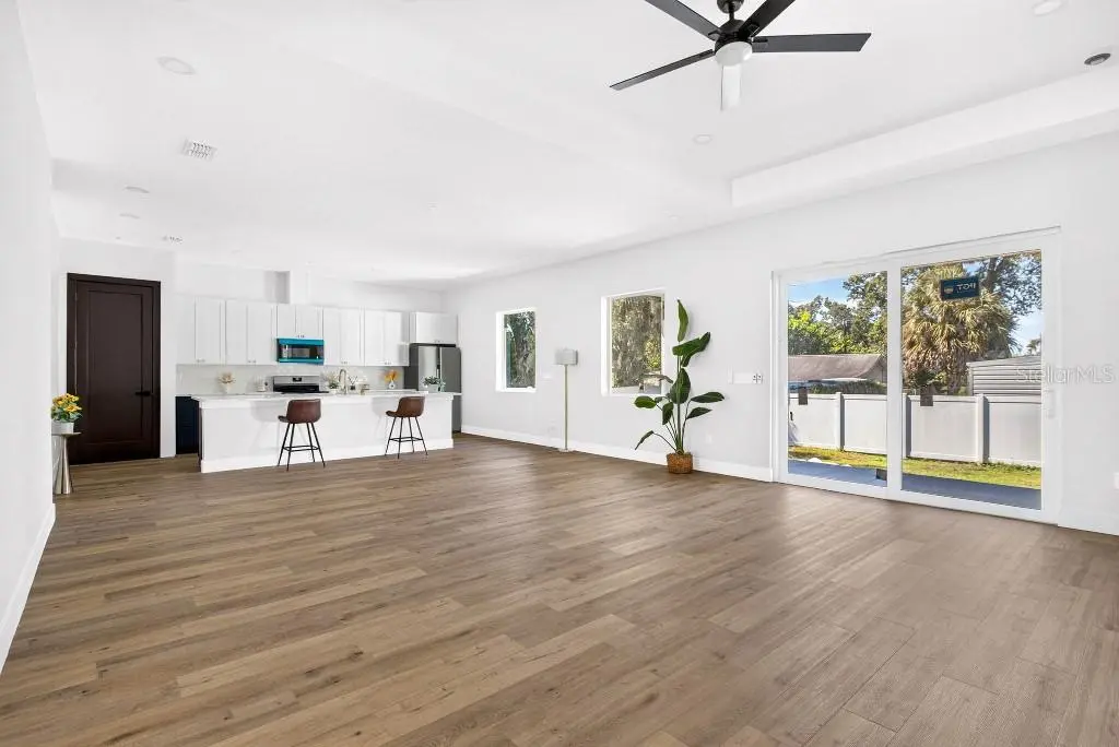 7812 N MULBERRY STREET, TAMPA, FL, photo 8 of 34