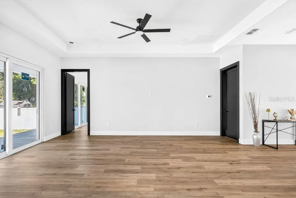 7812 N MULBERRY STREET, TAMPA, FL, photo 9 of 34