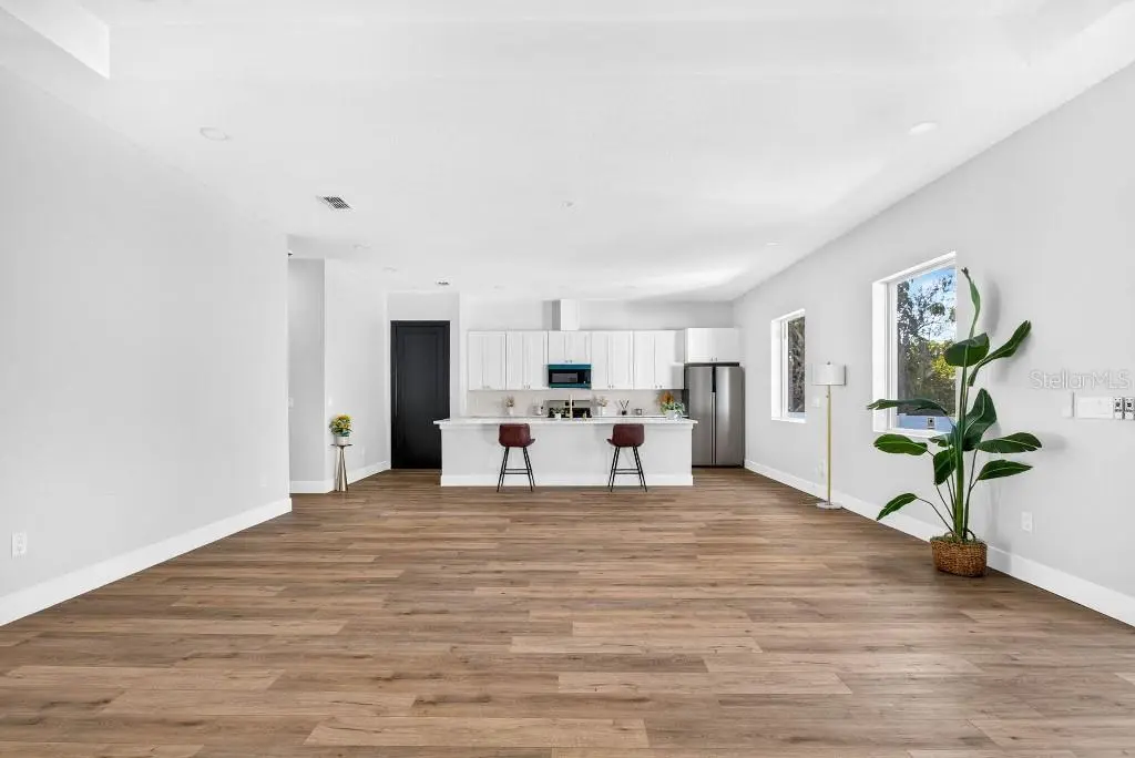 7812 N MULBERRY STREET, TAMPA, FL, photo 13 of 34