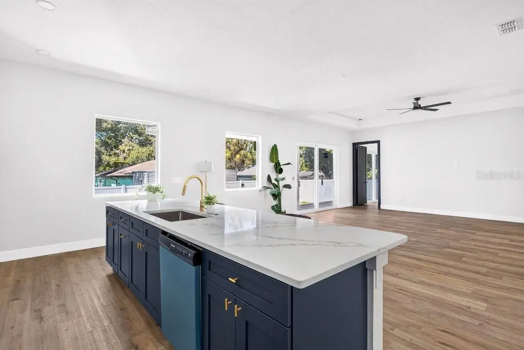 7812 N MULBERRY STREET, TAMPA, FL, photo 17 of 34
