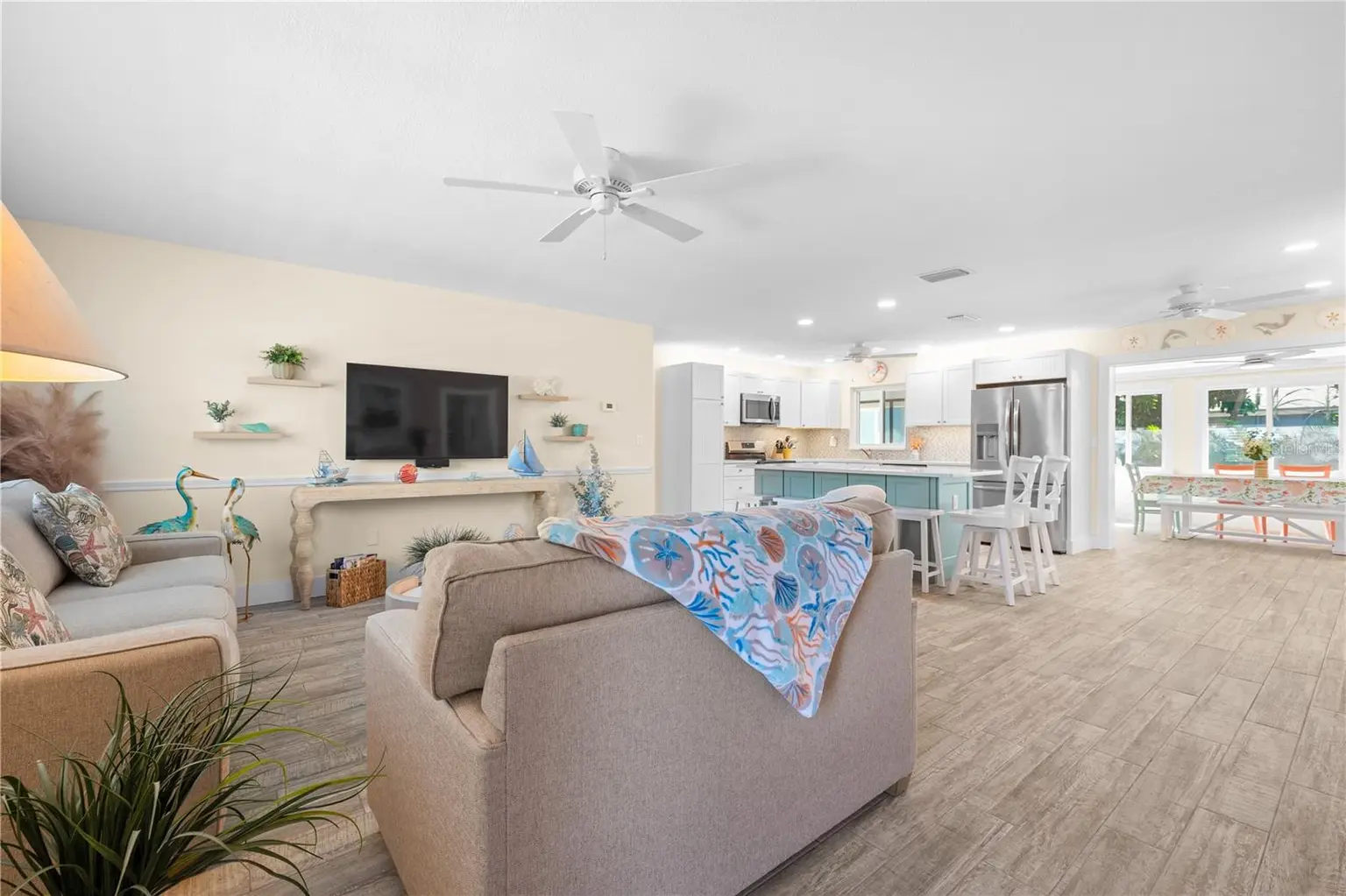 929 SANTA MONICA DRIVE, DUNEDIN, FL, photo 9 of 36