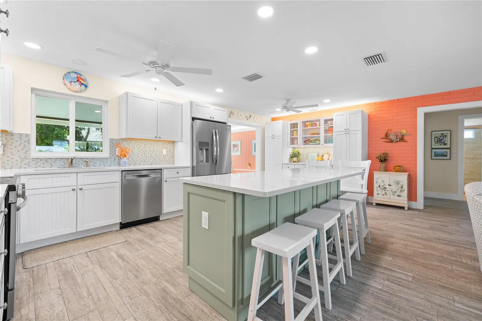929 SANTA MONICA DRIVE, DUNEDIN, FL, photo 11 of 36